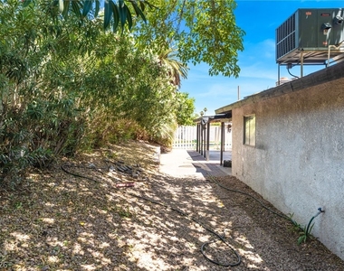 4268 Hampshire Circle - Photo Thumbnail 28