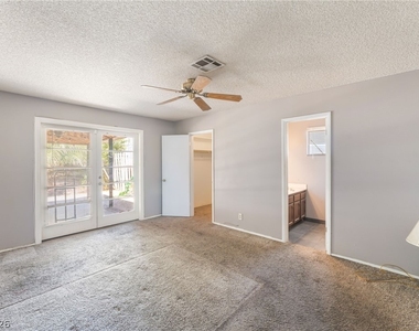 4268 Hampshire Circle - Photo Thumbnail 11