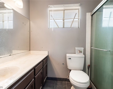 4268 Hampshire Circle - Photo Thumbnail 15