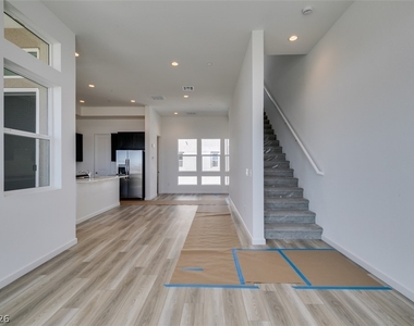 2498 Indigo Mountain Street - Photo Thumbnail 12