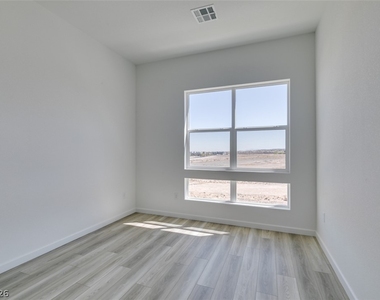 2498 Indigo Mountain Street - Photo Thumbnail 15