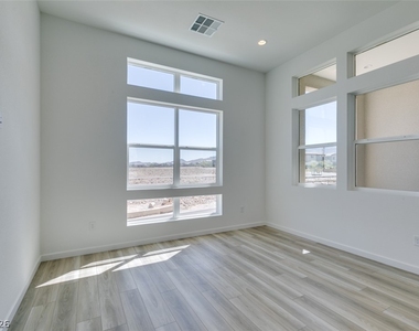 2498 Indigo Mountain Street - Photo Thumbnail 10