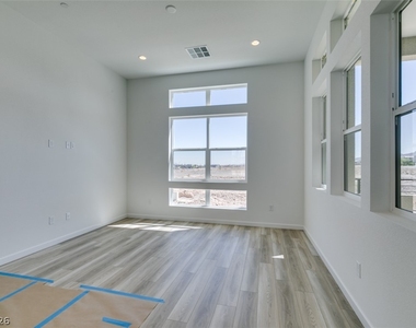 2498 Indigo Mountain Street - Photo Thumbnail 8