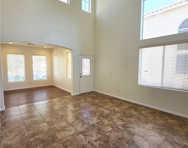 5516 Grey Pointe Street - Photo Thumbnail 5