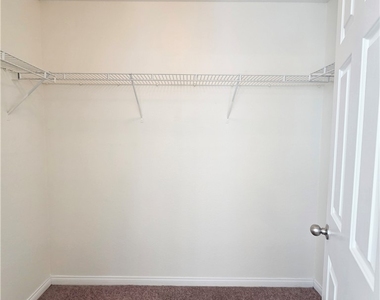 5516 Grey Pointe Street - Photo Thumbnail 16