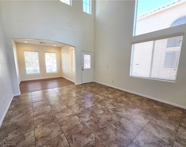 5516 Grey Pointe Street - Photo Thumbnail 4