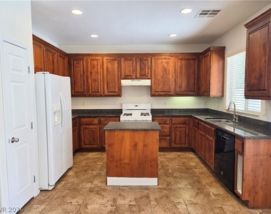 5516 Grey Pointe Street - Photo Thumbnail 10
