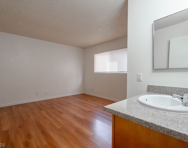 5198 Greene Lane - Photo Thumbnail 1