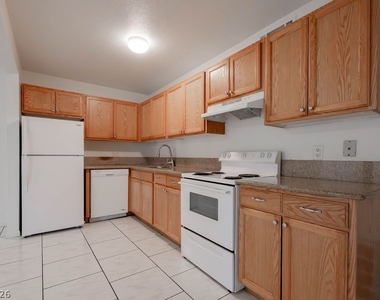 5198 Greene Lane - Photo Thumbnail 13