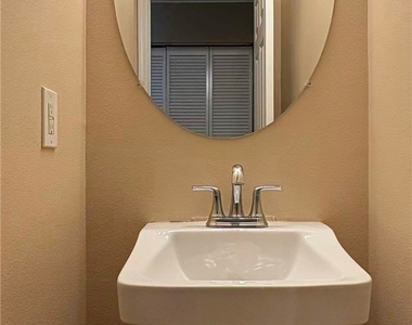 2684 Heathrow Street - Photo Thumbnail 8