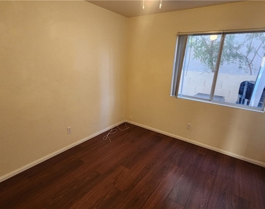 332 Cavalla Street - Photo Thumbnail 8