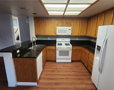 332 Cavalla Street - Photo Thumbnail 7