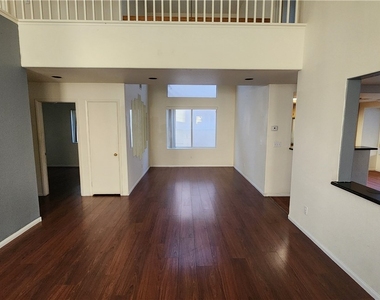 332 Cavalla Street - Photo Thumbnail 3