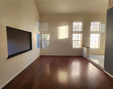 332 Cavalla Street - Photo Thumbnail 2