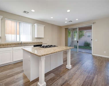 11749 Via Esperanza Avenue - Photo Thumbnail 10