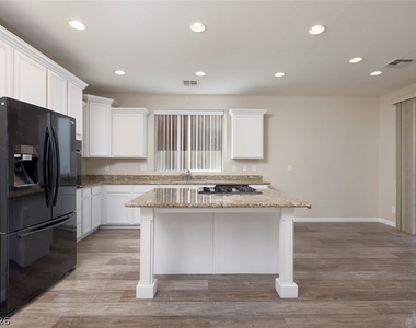 11749 Via Esperanza Avenue - Photo Thumbnail 9