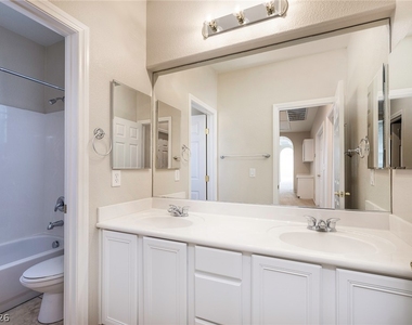 11749 Via Esperanza Avenue - Photo Thumbnail 19