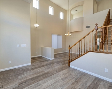 11749 Via Esperanza Avenue - Photo Thumbnail 5