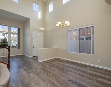 11749 Via Esperanza Avenue - Photo Thumbnail 2