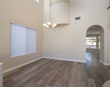 11749 Via Esperanza Avenue - Photo Thumbnail 7