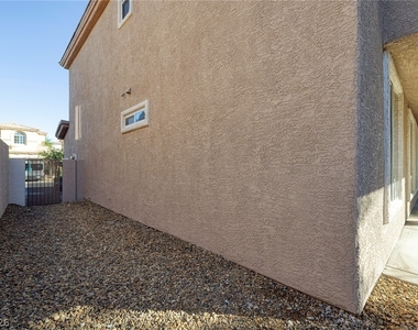 11749 Via Esperanza Avenue - Photo Thumbnail 31