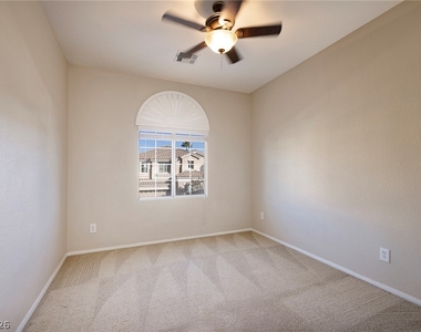 11749 Via Esperanza Avenue - Photo Thumbnail 16