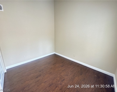 127 Wynntry Drive - Photo Thumbnail 8