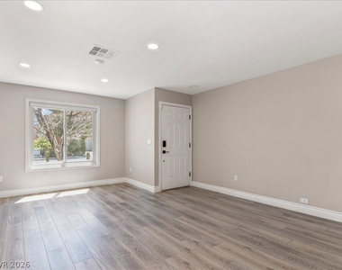 11145 Alora Street - Photo Thumbnail 10