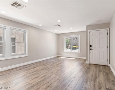 11145 Alora Street - Photo Thumbnail 8