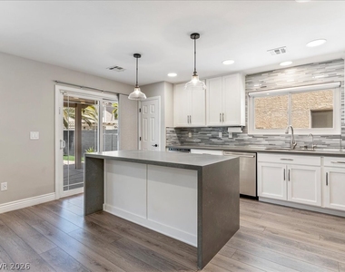 11145 Alora Street - Photo Thumbnail 14