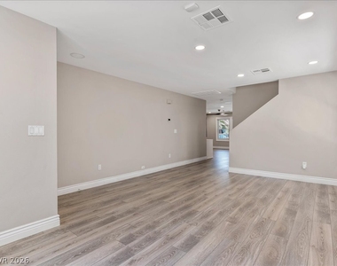 11145 Alora Street - Photo Thumbnail 9