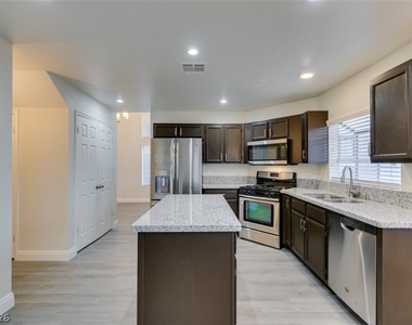 1738 Toltec Circle - Photo Thumbnail 9