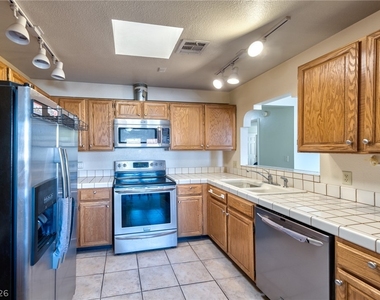 1751 Reno Avenue - Photo Thumbnail 3