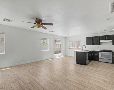 8168 New Leaf Avenue - Photo Thumbnail 3