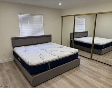 8410 Eldora Avenue - Photo Thumbnail 12