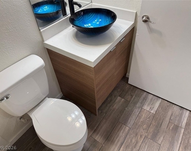 8410 Eldora Avenue - Photo Thumbnail 14