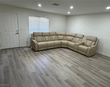 8410 Eldora Avenue - Photo Thumbnail 10