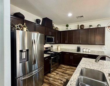 7170 Steubling Glen Street - Photo Thumbnail 14