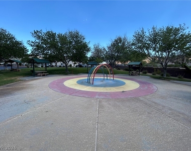 1611 Lefty Garcia Way - Photo Thumbnail 35