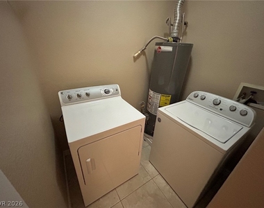 1611 Lefty Garcia Way - Photo Thumbnail 28