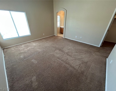 1611 Lefty Garcia Way - Photo Thumbnail 24