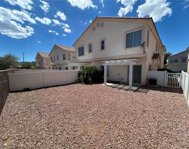 1611 Lefty Garcia Way - Photo Thumbnail 30