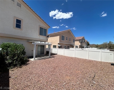 1611 Lefty Garcia Way - Photo Thumbnail 31