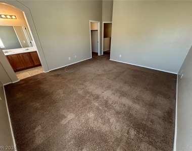 1611 Lefty Garcia Way - Photo Thumbnail 25