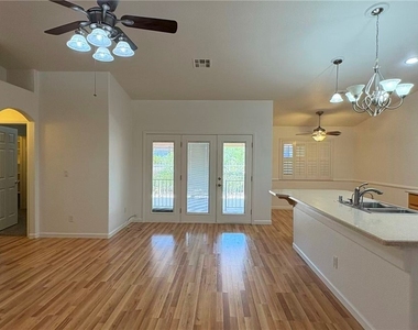 551 Duran Street - Photo Thumbnail 6
