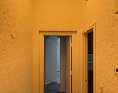 551 Duran Street - Photo Thumbnail 8