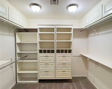 551 Duran Street - Photo Thumbnail 16