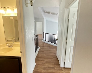 5730 Coleridge Way - Photo Thumbnail 15