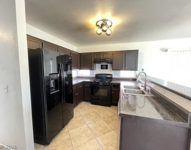 5730 Coleridge Way - Photo Thumbnail 7