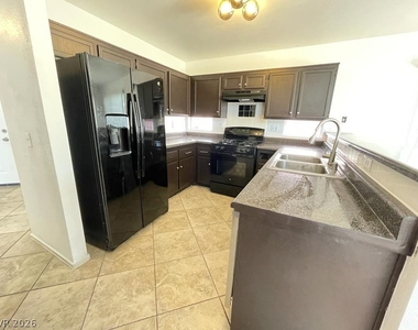 5730 Coleridge Way - Photo Thumbnail 8